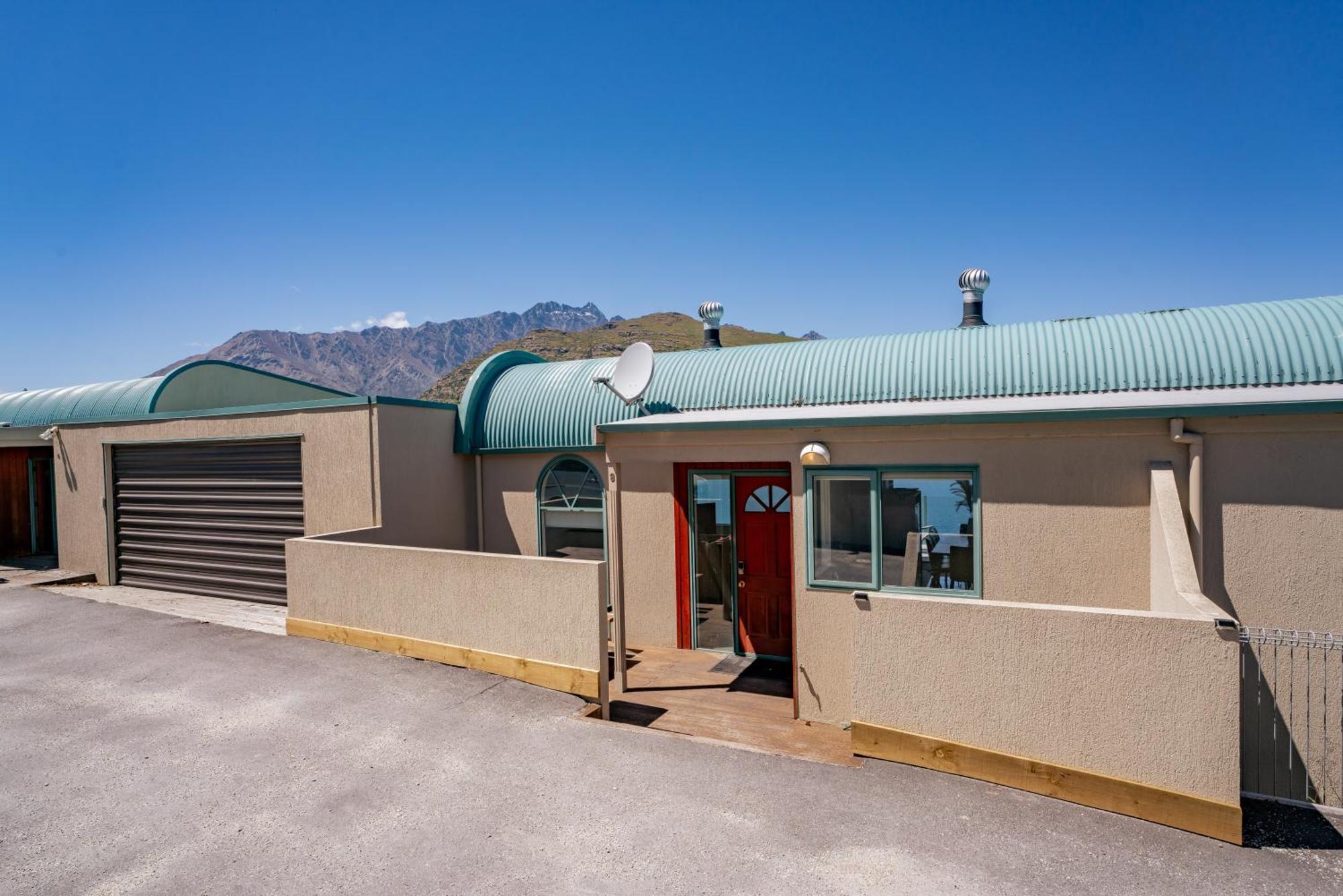 Lakefront Living At Remarkables Retreat - Eight Куийнстаун Екстериор снимка