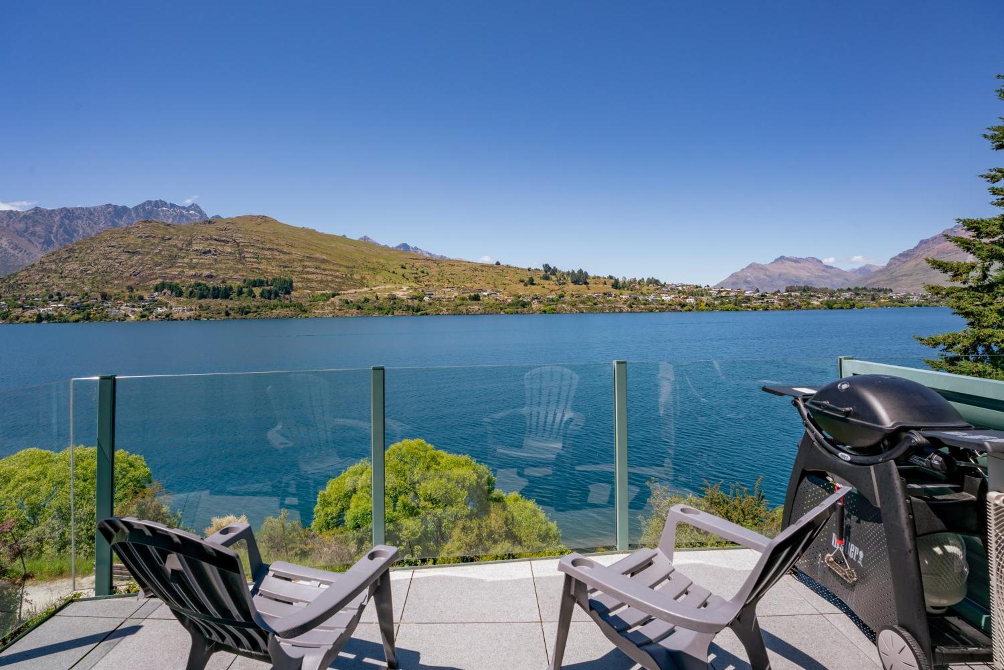Lakefront Living At Remarkables Retreat - Eight Куийнстаун Екстериор снимка